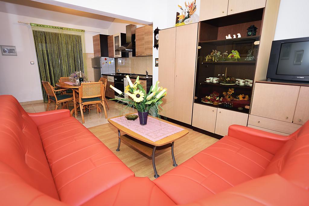 Apartments Bijuk Sukošan Kültér fotó